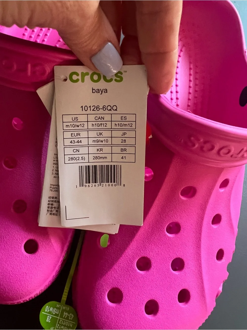 CROCS Classic Clog in Hot Pink